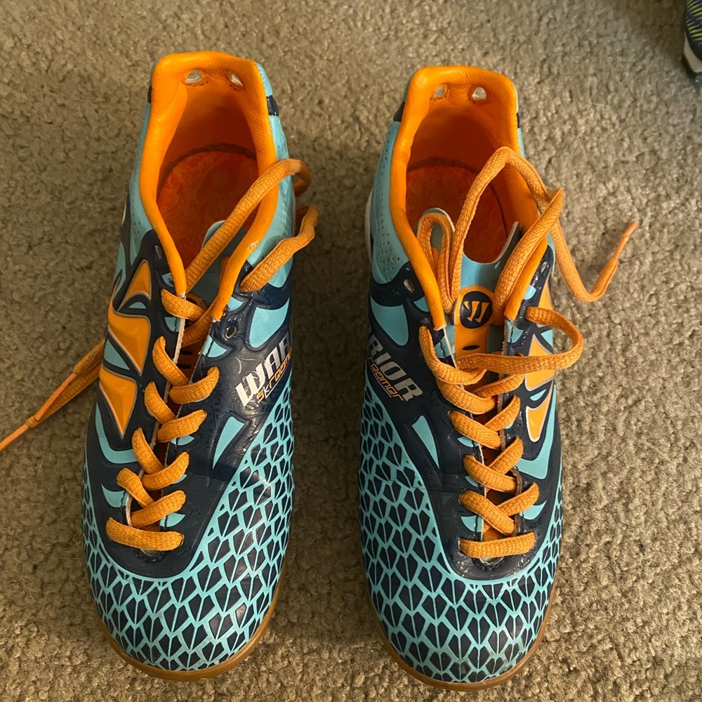 Warrior Skreamer Futsal kids shoes size 2.5. Used but in great condition